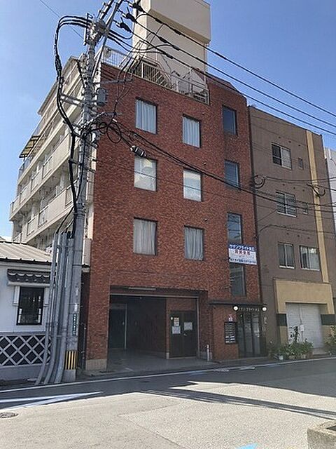 6 / 11