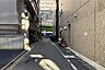 その他：敷地の北西側前面道路（南西側から）