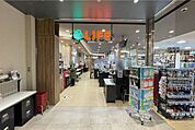 ライフ(コモレ四谷店)の外観