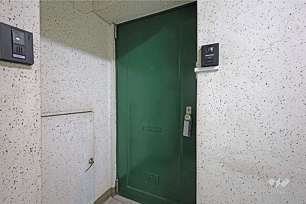 玄関を拡大表示