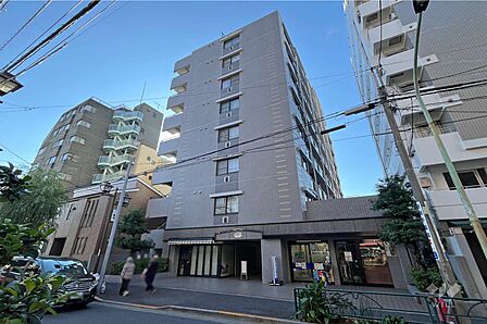 千駄木リリエンハイムの外観(北西側から)