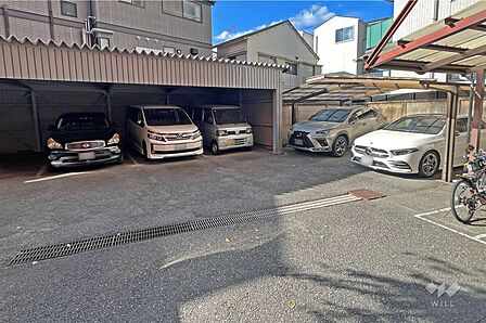 敷地内駐車場（屋内・屋外平面式）