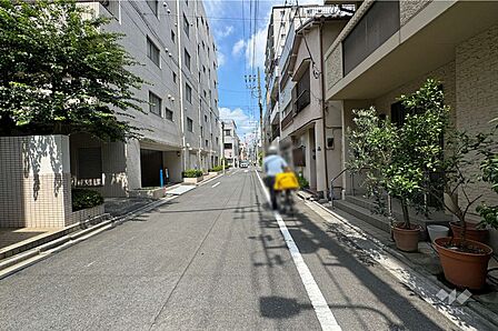 敷地東側の前面道路