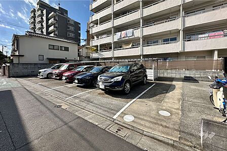 敷地内駐車場(屋外平面式)