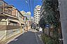 その他：敷地の西側前面道路（南側から）