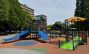 木場公園（900m）