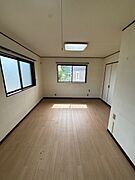 2階洋室？※照明は残置物になります。