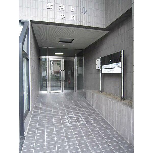 建物エントランス