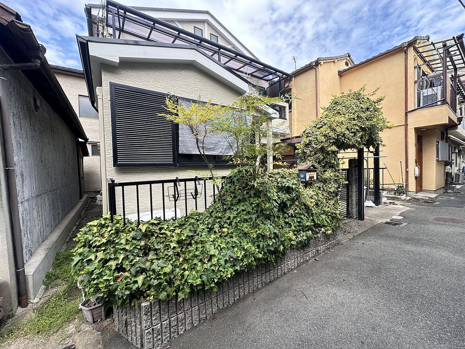 Used detached house · 3LDK in Osaka &mdash; photo 2