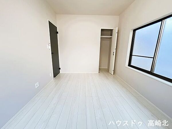 洋室を拡大表示