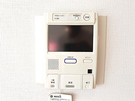 訪問者を確認できるTVモニター付きインターフォンです。