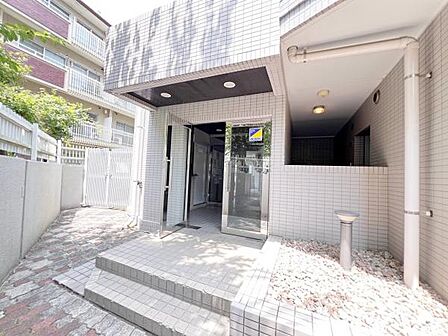 エントランスです。皆様やお客様をお出迎え致します。