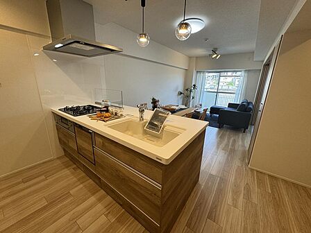 キッチンのスペースもとても広いのでお料理がはかどりそうですね☆