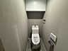 トイレ：清潔感のあるトイレ空間。シンプルなデザインで毎日気持ちよくお使いいただけます。