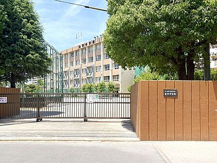 葛飾区立金町中学校 徒歩2分。 131m