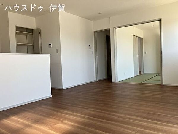 リビング/ダイニングを拡大表示