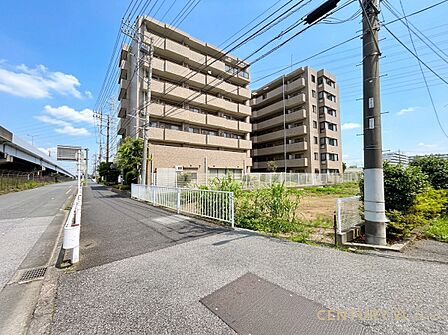【外観】大袋駅徒歩8分の近さの快適住環境!最上階からの開放的眺望と心地よい陽当りを感じてくださ