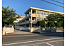 周辺：鳩里小学校まで徒歩１３分です。