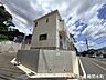 外観：シンプルで美しいデザインの新築住宅です。