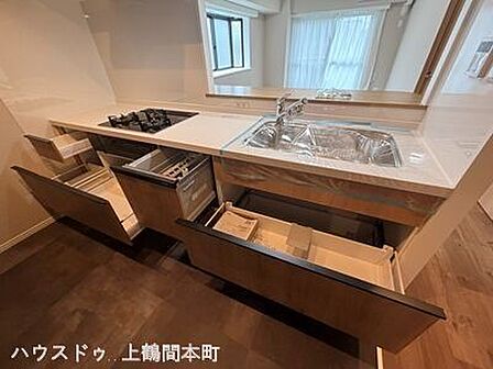 暮らしの“片付く”を支える、頼れる収納スペースを確保暮らしやすさを高める、収納充実のプライベート空間です見せない収納で生活感を抑え、すっきりとした空間を演出