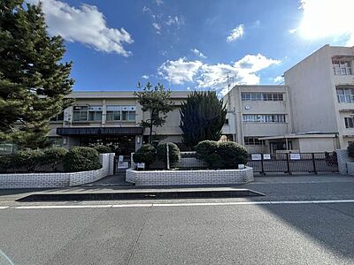 周辺：東林小学校 360m