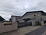 周辺：一宮市立奥中学校 【周辺】奥中学校まで約400ｍ（徒歩約5分）学校行事や部活動で帰りが遅くなっても安心な近さです。 640m
