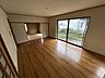 リビング/ダイニング：リフォーム中　リビング　全室リフォームを行いますので清潔な住まいにご入居頂けます