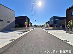 鈴鹿市稲生塩屋:前面道路