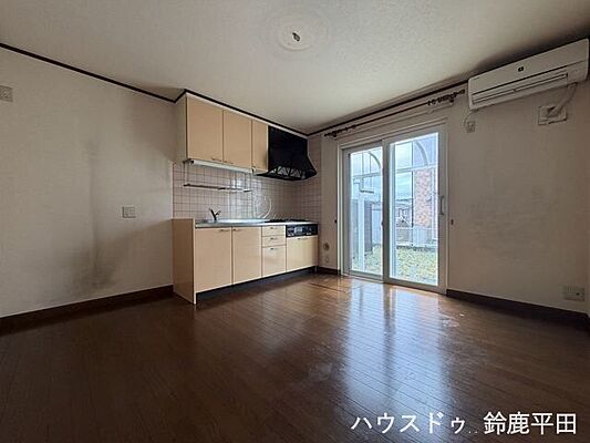 室内 鈴鹿市平田東町　中古一戸建て