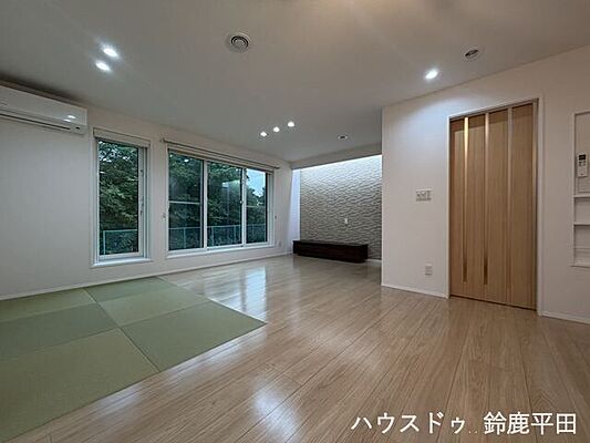 リビング/ダイニング 鈴鹿市鈴鹿ハイツ　中古一戸建て