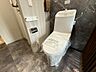 トイレ：こちらは清潔感のあるトイレ空間です。室内の広さや設備、収納の有無など、毎日使用する場所としての使いやすさをご確認ください。