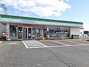 ファミリーマート加茂川東海店まで600m