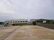 日立市立泉丘中学校（321m）