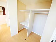 クローゼット（洋室6.4帖）