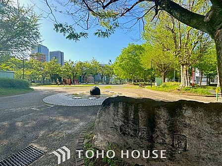 六反公園 徒歩12分。 910m