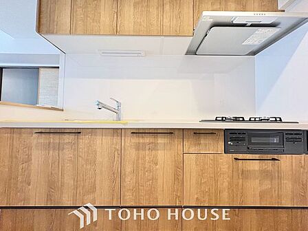 【おいしいゴハンを】『美しく&使いやすい』。奥様想いのキッチン空間。優しい温もりを醸し出すキッチンは料理の為の配慮を散りばめられた仕様です。