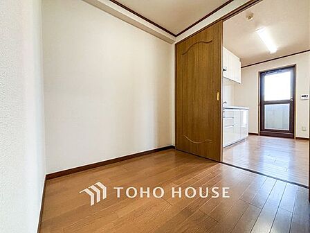 【いつかは子供部屋として】お子様の成長に合わせて住まいのレイアウトも変わります。思春期のプライバシーを重視したり、成長に合わせて机やベットを配置したり。将来を見越しての住まい選びも大切です。