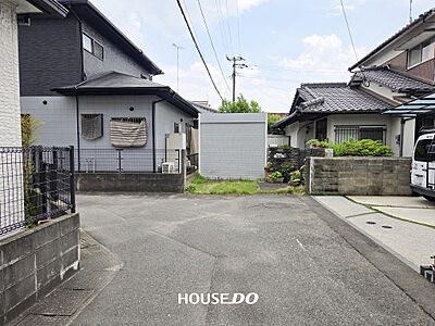 外観:前面道路を含む現地写真です 外観:前面道路を含む現地写真です