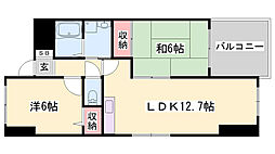 シャトー三和青山 4階