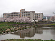 曽左小学校