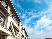 高岡小学校