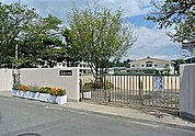 砥堀小学校