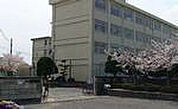 平岡中学校