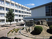 東中学校