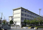 平岡中学校