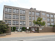 平岡南中学校