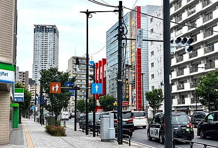 前面道路（山手通り）※掲載写真は一部CG加工をしております。