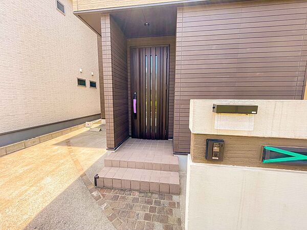 玄関を拡大表示