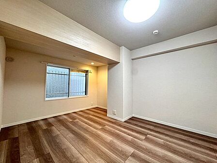 明るい居室は落ち着いたくつろぐ空間になります。明るい日差しで目覚めることができ、作業や勉強、趣味に集中できる自室での自分時間を存分に楽しみましょう。