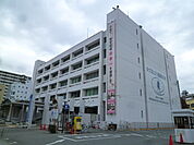 厚木市役所 教育委員会 社会教育部 中央図書館（1861m）